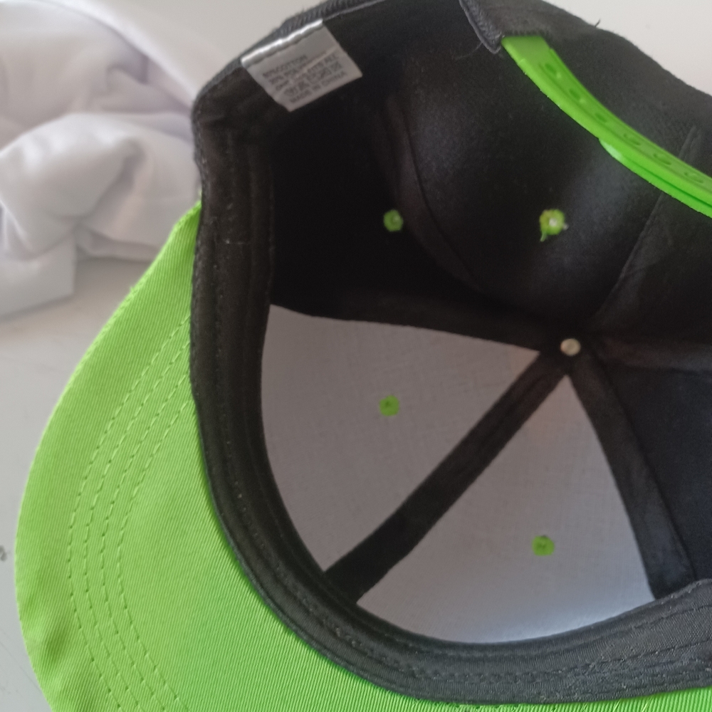 Nike - Picture 2 of 4